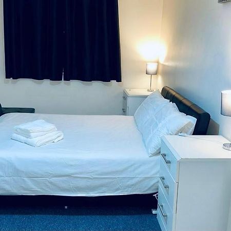 Service Apartment Thamesmead  ภายนอก รูปภาพ