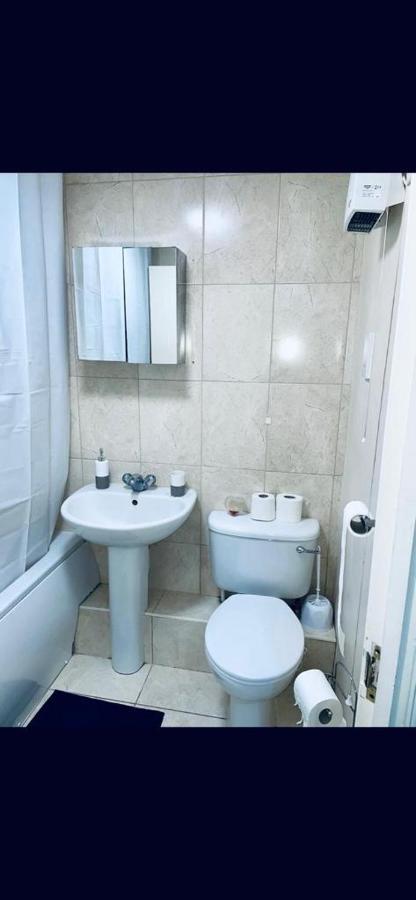 Service Apartment Thamesmead  ภายนอก รูปภาพ