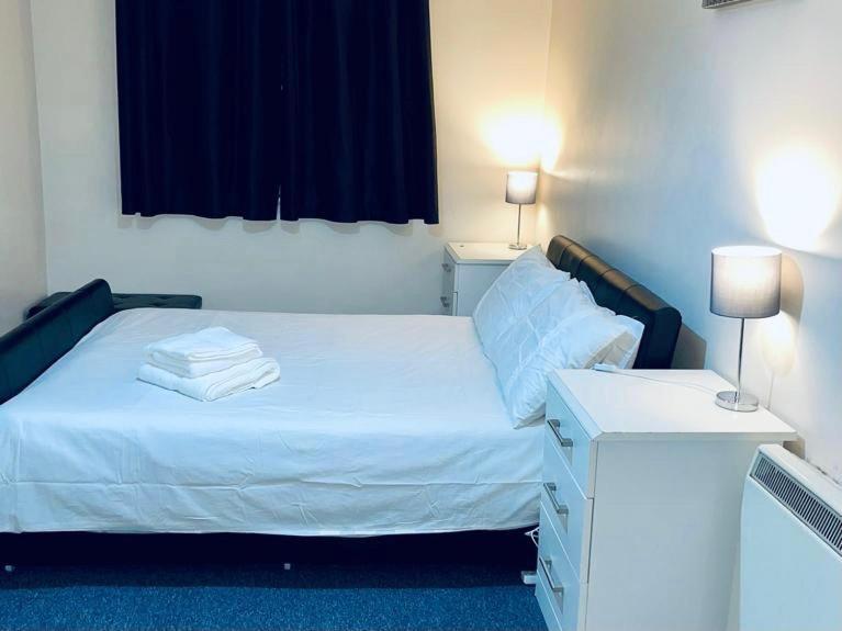 Service Apartment Thamesmead  ภายนอก รูปภาพ